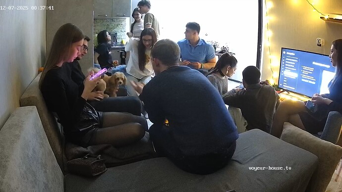 realm6-cam15-1765057113