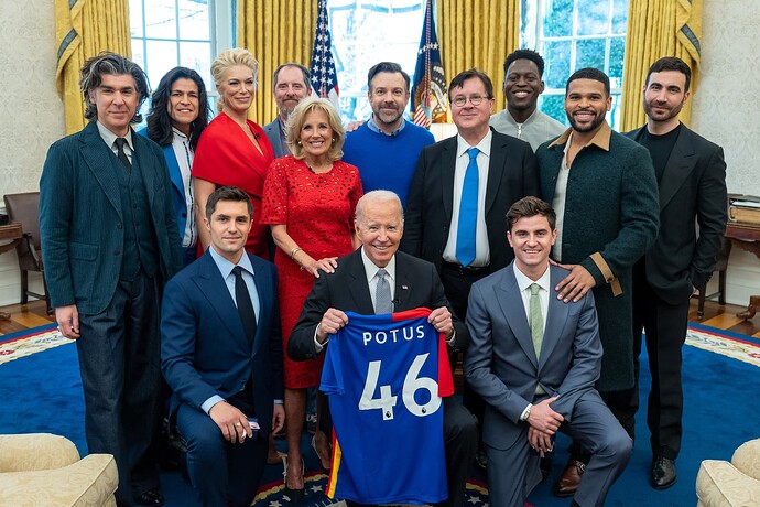 Cast_of_Ted_Lasso_with_Jill_and_Joe_Biden_(2023)