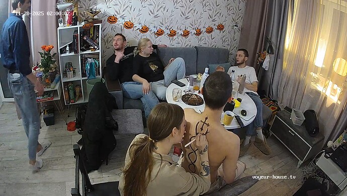 realm18-cam15-1763593236