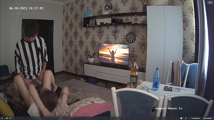 Ashampoo_Snap_samedi 10 juin 2023_9h23m0s_011_Cinderella & Isidor apartment with reallifecam cameras at Voyeur House TV - Google Chrome