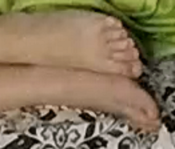feet s___ping girl 11-17-22