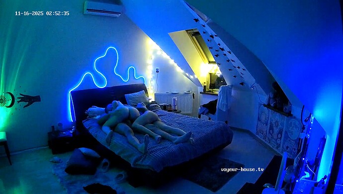 realm8-cam112-1763255728