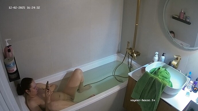 realm10-cam18-1764683827