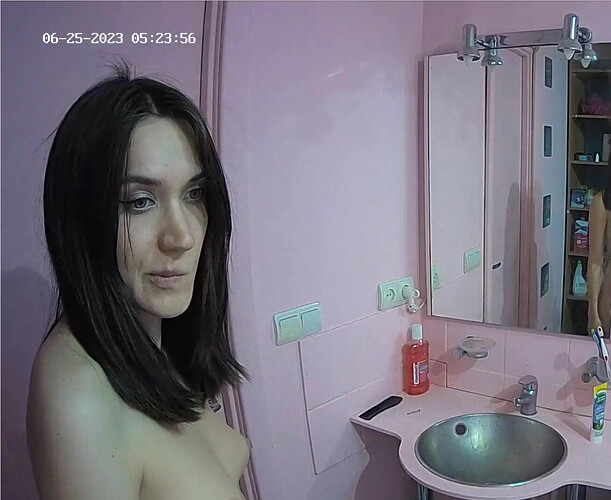 Screenshot 2023-06-24 at 19-30-17 Bedroom camera at Tonk reallifecam apartment at Voyeur House TV (cam110)