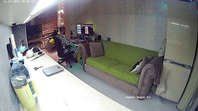 realm35-cam12-1766853540