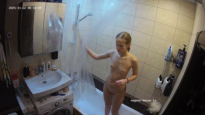 realm7-cam110-1763823111