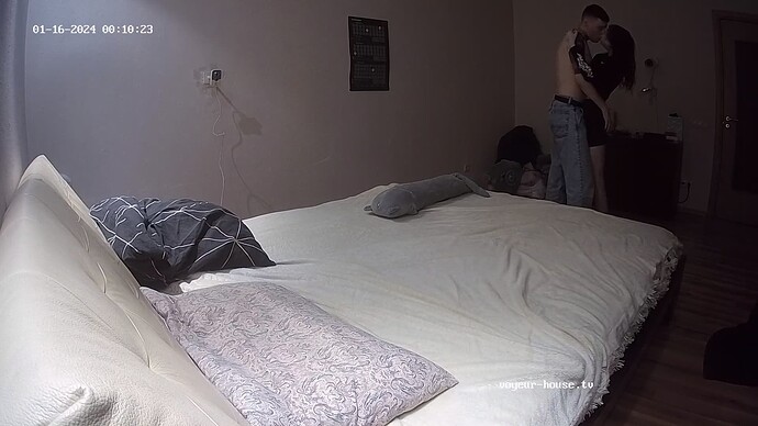 realm52-cam19-1705355103