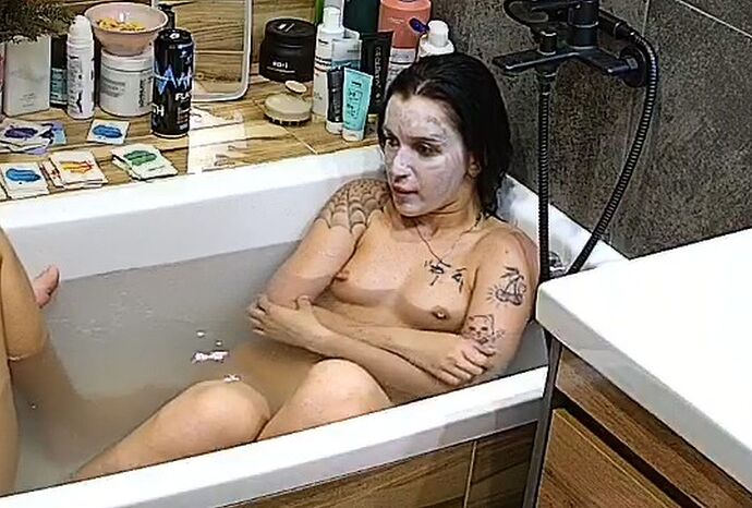 guest_250709_nipples_bathtub_@_Joanna_realm15_01