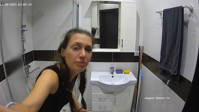 realm6-cam110-1764461399