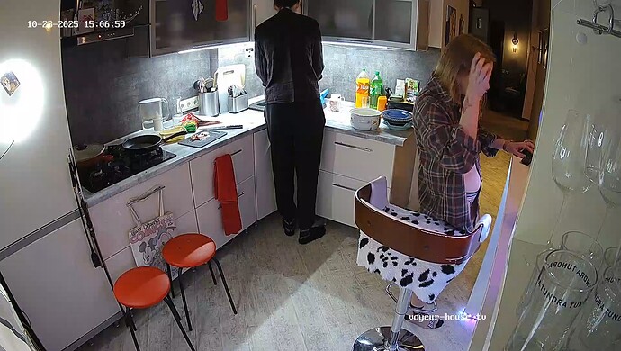 realm64-cam12-1761221339