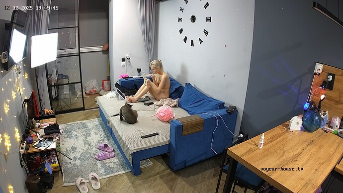 RosyAleks-20251212-01