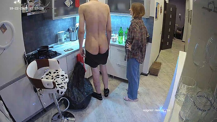 realm64-cam12-1761145222