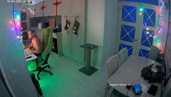 realm35-cam13-1735841086