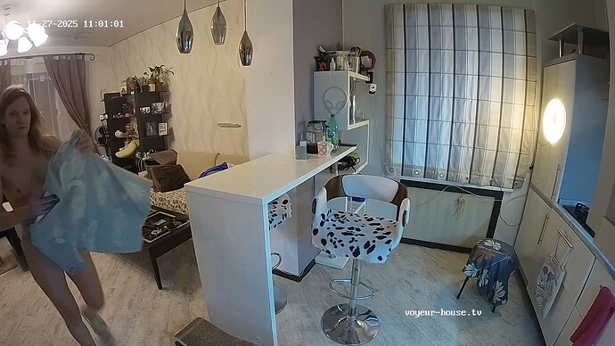 realm64-cam112-1764230586