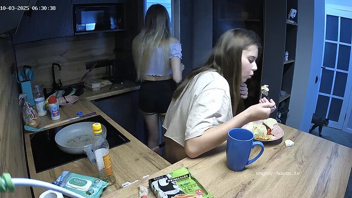 RosyAleks-20251003-10