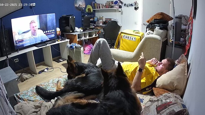 realm111-cam13-1761166630