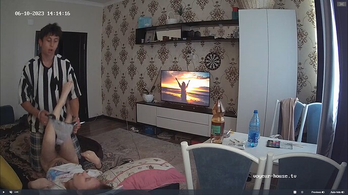 Ashampoo_Snap_samedi 10 juin 2023_9h16m38s_004_Cinderella & Isidor apartment with reallifecam cameras at Voyeur House TV - Google Chrome