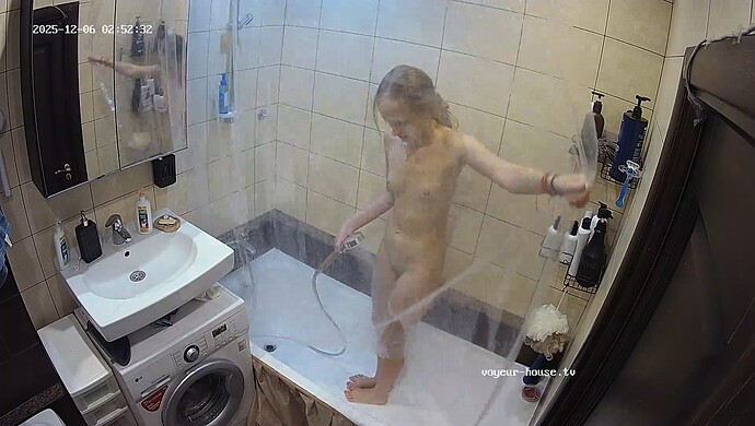 realm7-cam110-1764978986