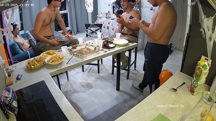 realm101-cam12-1761763831