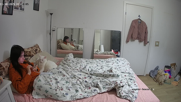 realm111-cam18-1764454850