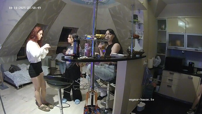 realm8-cam12-1760216364