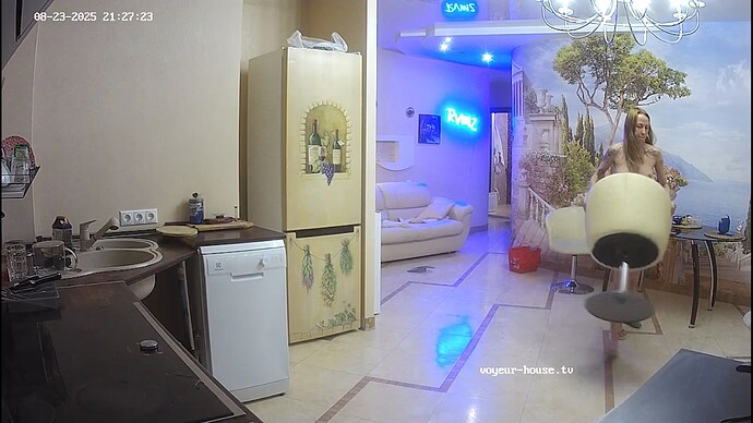 Adel-20250823-8