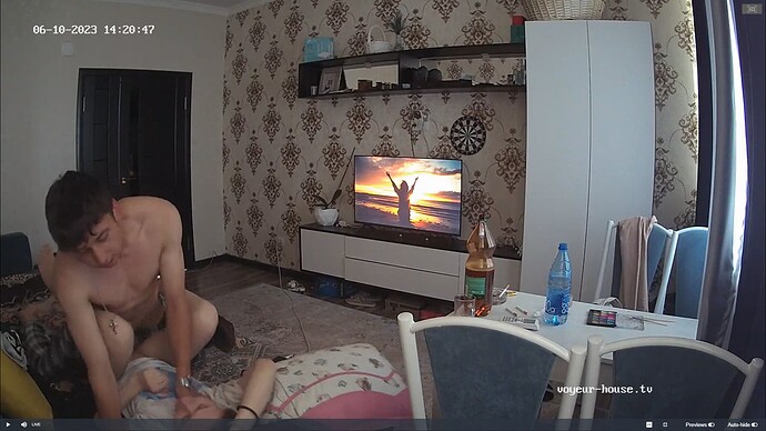 Ashampoo_Snap_samedi 10 juin 2023_9h26m45s_013_Cinderella & Isidor apartment with reallifecam cameras at Voyeur House TV - Google Chrome