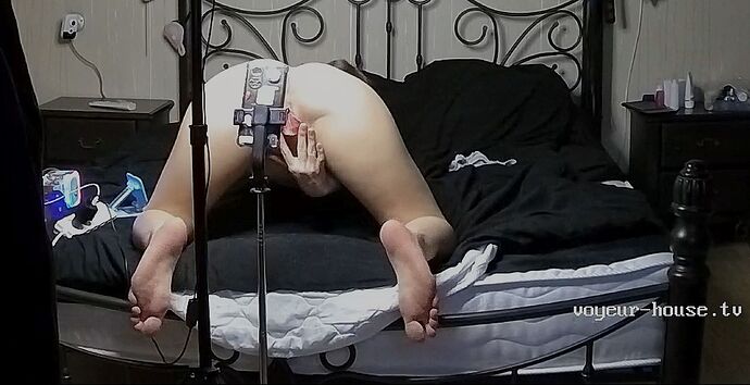 Shana_251021_pussy_open_bedroom_@_Shana_realm64_02