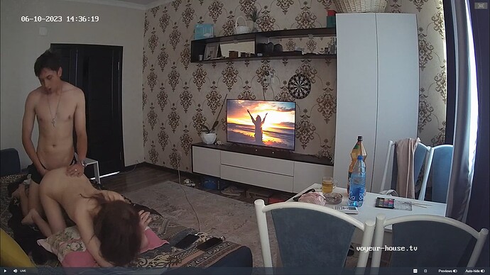Ashampoo_Snap_samedi 10 juin 2023_9h44m23s_020_Cinderella & Isidor apartment with reallifecam cameras at Voyeur House TV - Google Chrome