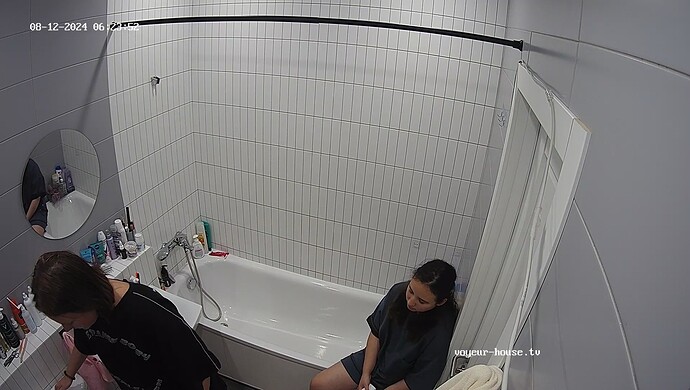 realm2-cam110-1723433072