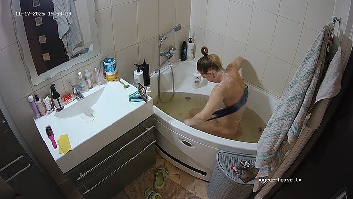 realm64-cam110-1763398500