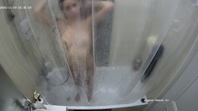 realm106-cam18-1763555752