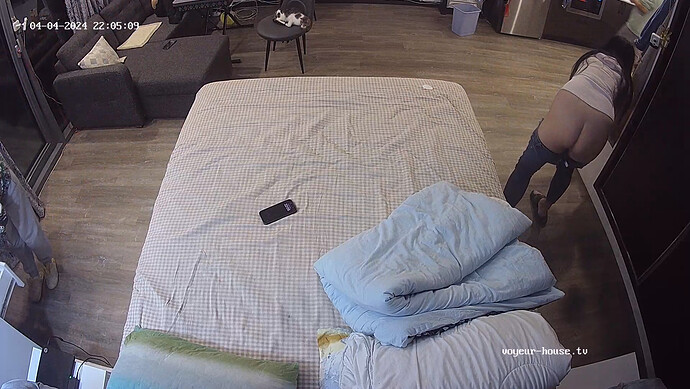 Nikki_240404_waxing_butt-crack_guestgirl_@_N&A_realm43-cam17-1712271600