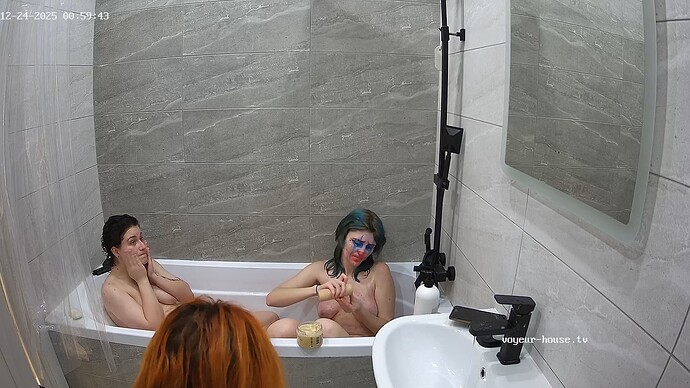 realm5-cam19-1766536867