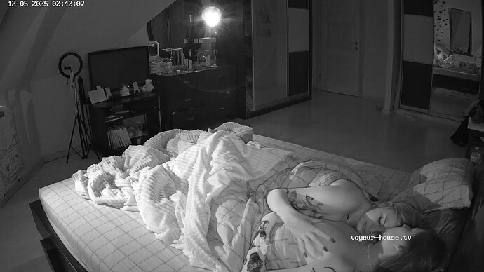 realm8-cam113-1764909959