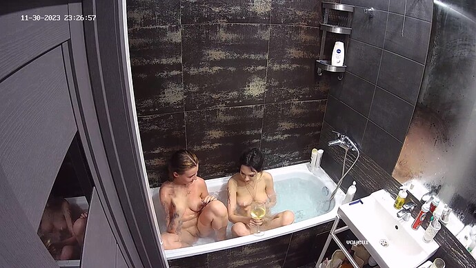 realm27-cam19-1705693152