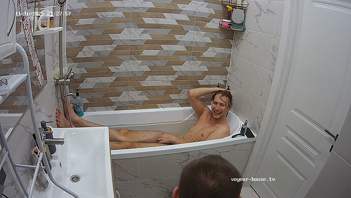 realm42-cam19-1763329563