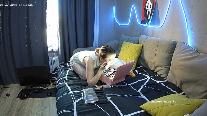 realm42-cam15-1777293338