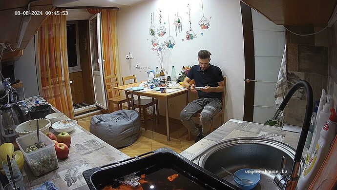 realm37-cam11-1723067186 (1)