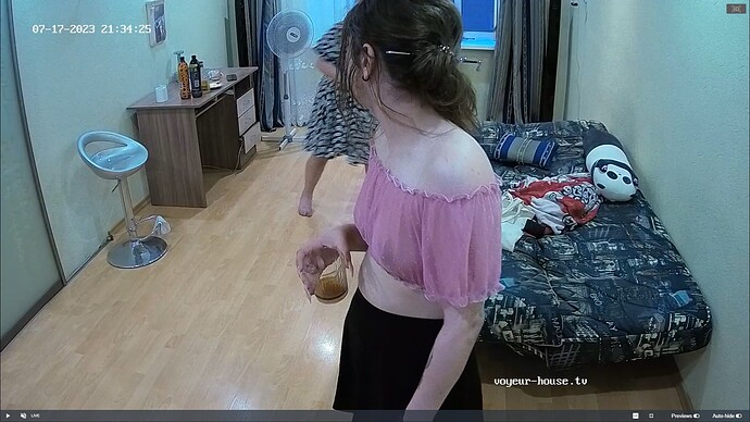 Ashampoo_Snap_lundi 17 juillet 2023_20h35m1s_008_Barbara apartment with reallifecam cameras at Voyeur House TV - Google Chrome