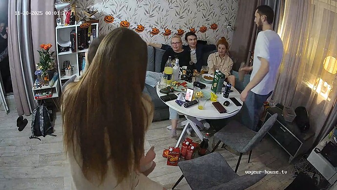 realm18-cam15-1763586127