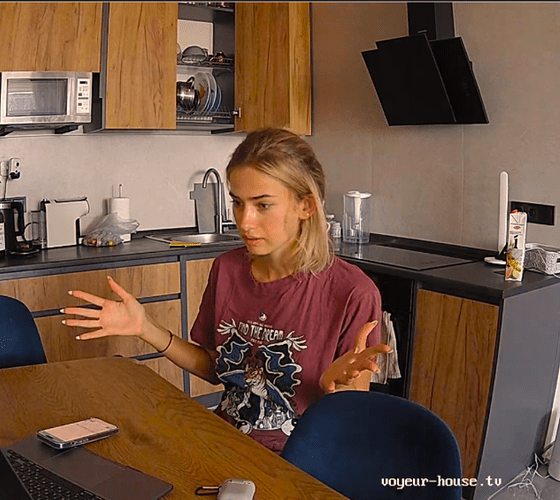 Screenshot 2023-09-04 at 12-27-45 Amelie & Lucas (Part 2) - Apartments Discussion - Voyeur House TV Forum