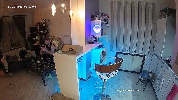 realm64-cam112-1764461973