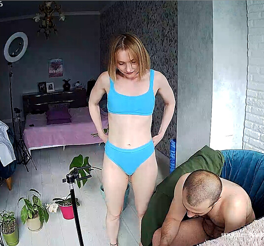 Screenshot 2023-06-07 at 10-17-12 Winter apartment with reallifecam cameras at Voyeur House TV