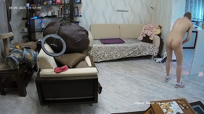 realm64-cam14-1761411486