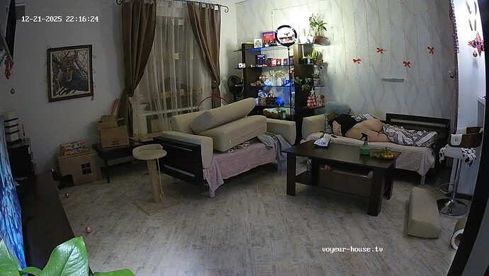 realm64-cam13-1766352021