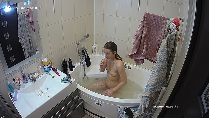 realm64-cam110-1765829557