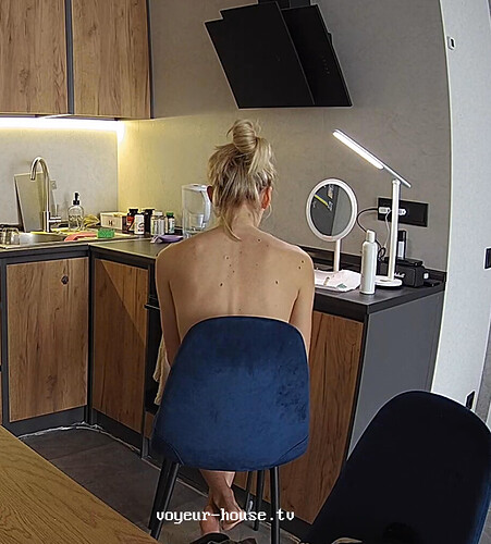 Screenshot 2023-06-03 at 05-23-21 Living room camera at Rachel reallifecam apartment at Voyeur House TV (cam111)