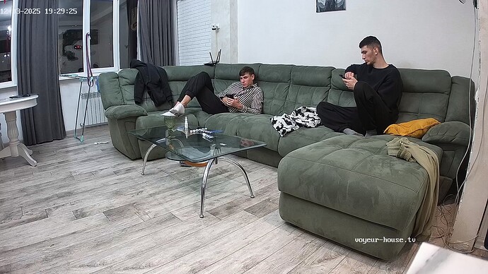 realm126-cam14-1764779406