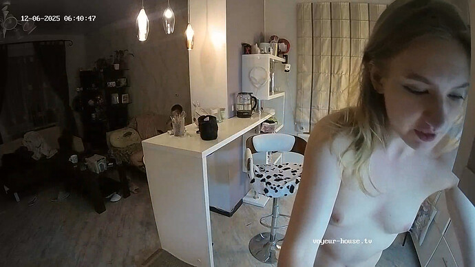 realm64-cam112-1764992920